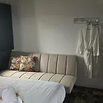 Panzió Maison Noire Westende-bad Incl Parking & Ontbijt 4*