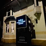 Maison Noire Westende-bad Incl Parking & Ontbijt