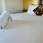 Maison Noire Westende-bad Incl Parking & Ontbijt Panzió 4*