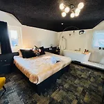Maison Noire Westende-bad Incl Parking & Ontbijt Panzió Middelkerke