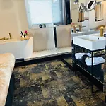 Maison Noire Westende-bad Incl Parking & Ontbijt