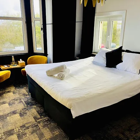 Frühstückspension Maison Noire Westende-bad Incl Parking & Ontbijt 4*