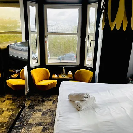 Maison Noire Westende-bad Incl Parking & Ontbijt B&B 4*