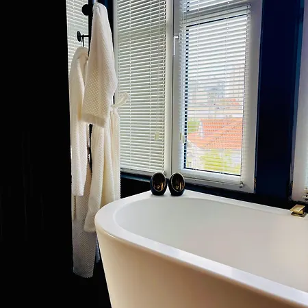 Maison Noire Westende-bad Incl Parking & Ontbijt Bed and Breakfast Middelkerke