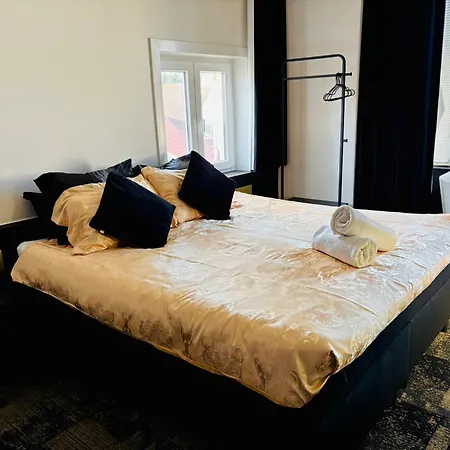 Maison Noire Westende-bad Incl Parking & Ontbijt 4*