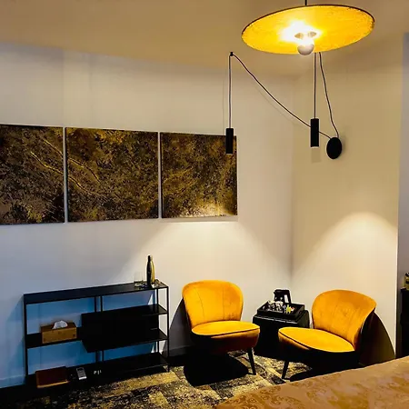 Maison Noire Westende-bad Incl Parking & Ontbijt Bed and Breakfast