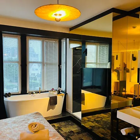 B&B Maison Noire Westende-bad Incl Parking & Ontbijt 4*