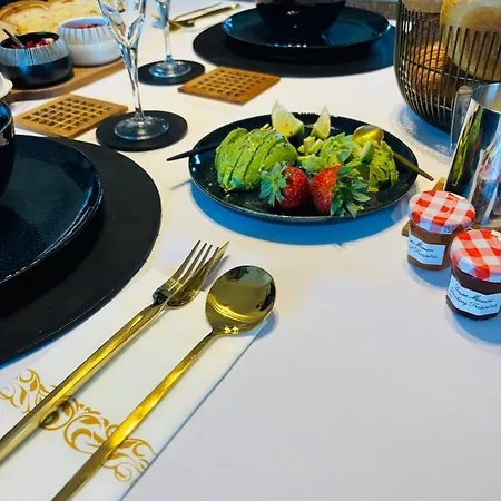 Maison Noire Westende-bad Incl Parking&ontbijt Bed & Breakfast