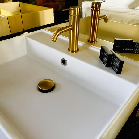 Bed and Breakfast Maison Noire Westende-bad Incl Parking & Ontbijt 4*