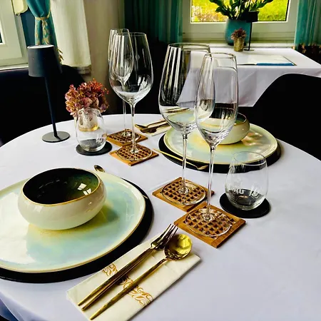 住宿加早餐酒店 Maison Noire Westende-bad Incl Parking & Ontbijt 米德尔克尔克