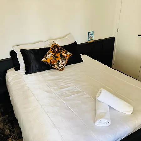 Maison Noire Westende-bad Incl Parking & Ontbijt Panzió 4*
