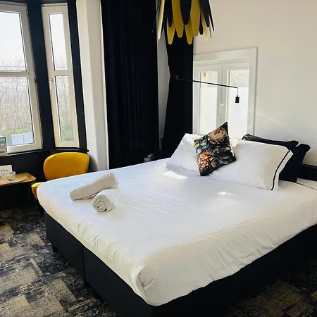 Panzió Maison Noire Westende-bad Incl Parking & Ontbijt 4*