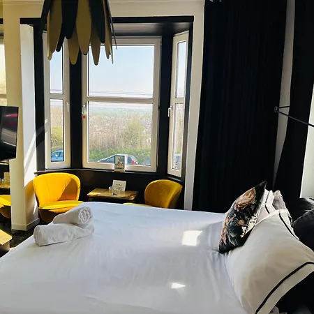 Maison Noire Westende-bad Incl Parking & Ontbijt Panzió 4*