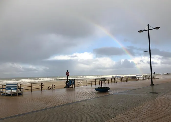 Maison Noire Westende-bad Incl Parking & Ontbijt 4*