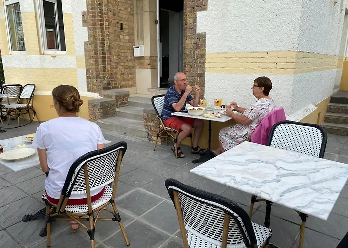 Maison Noire Westende-bad Incl Parking & Ontbijt Bed & Breakfast Middelkerke