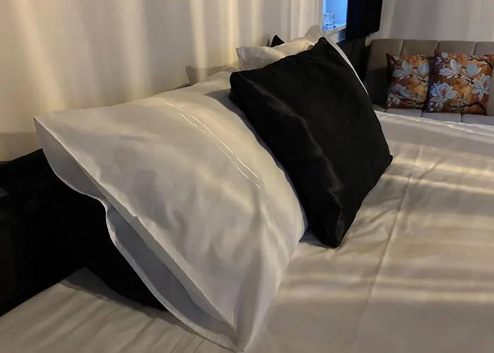 Maison Noire Westende-bad Incl Parking & Ontbijt 住宿加早餐酒店 米德尔克尔克