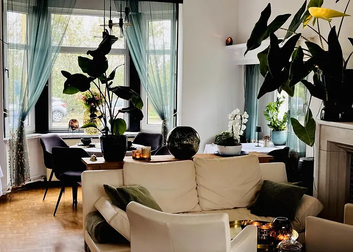 Maison Noire Westende-bad Incl Parking & Ontbijt