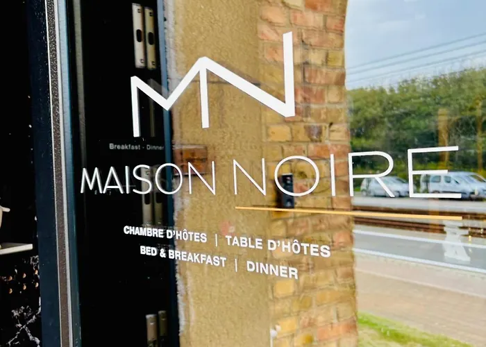 Maison Noire Westende-bad Incl Parking & Ontbijt 住宿加早餐酒店 4*