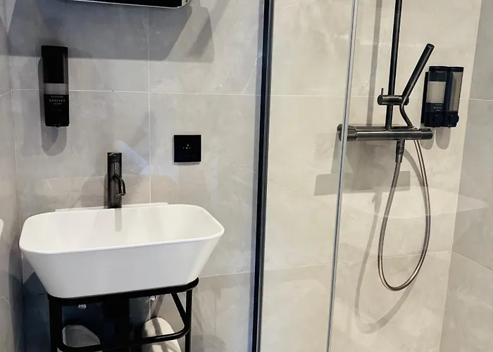 Maison Noire Westende-bad Incl Parking & Ontbijt 4* 米德尔克尔克