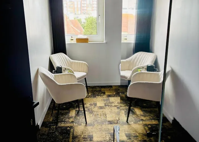 Maison Noire Westende-bad Incl Parking & Ontbijt