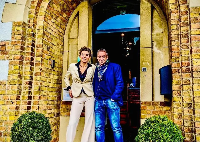 Maison Noire Westende-bad Incl Parking & Ontbijt 4*